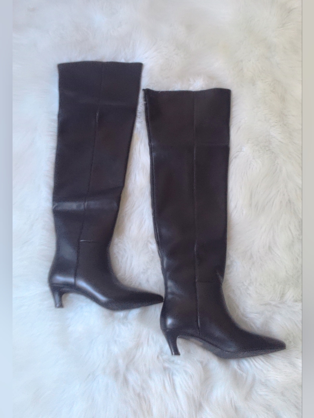 Mucccute Faux Leather Boots Size 6 NWT